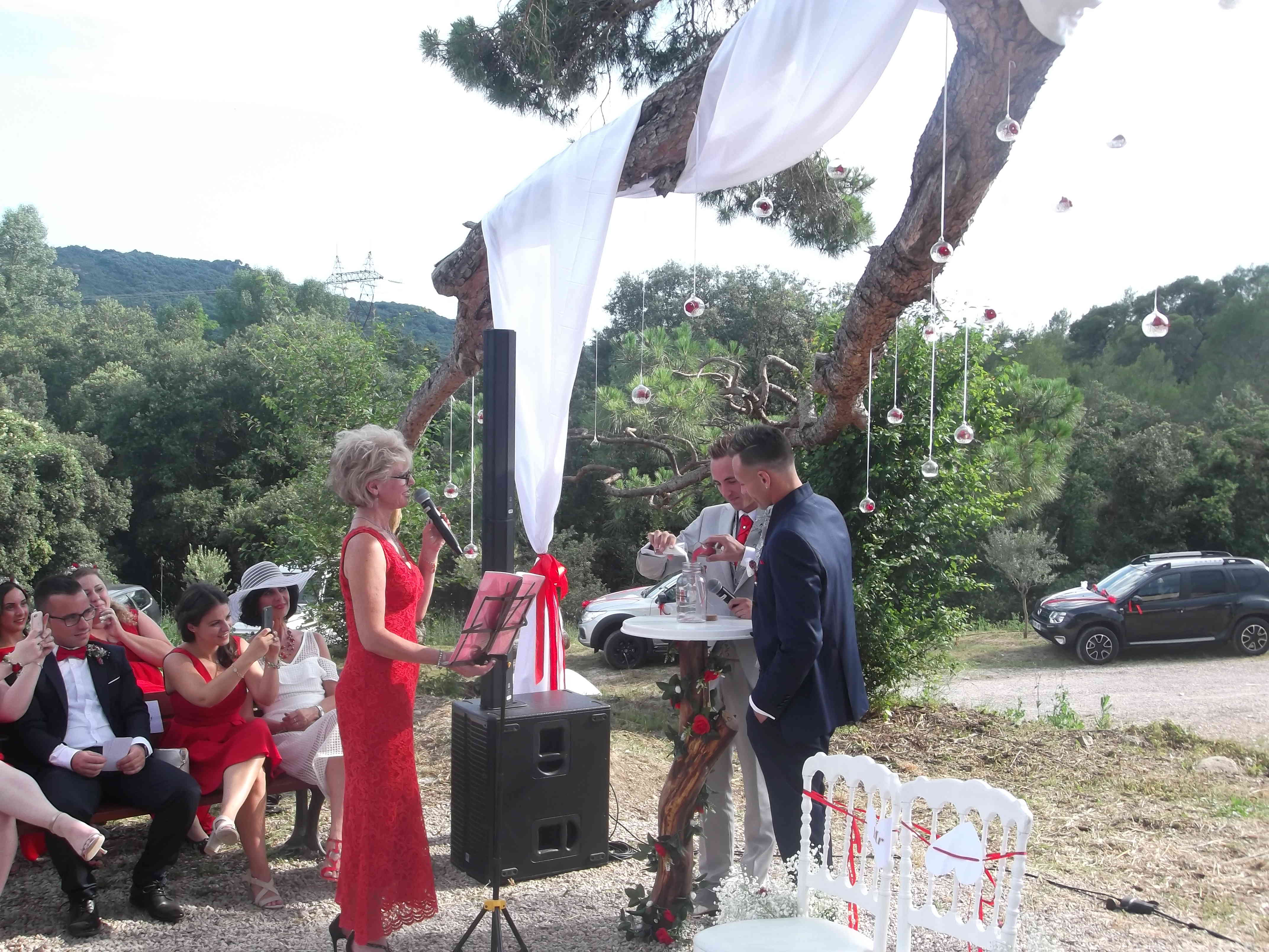 Ceremonie du sable avec Lydie ODETTI Officiant de ceremonie Laique